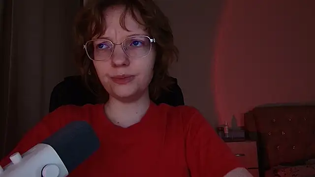 Snapshot of emymayy chatting on 03/16/26, 11:03 emymayy online show from 03/16/26, 11:03