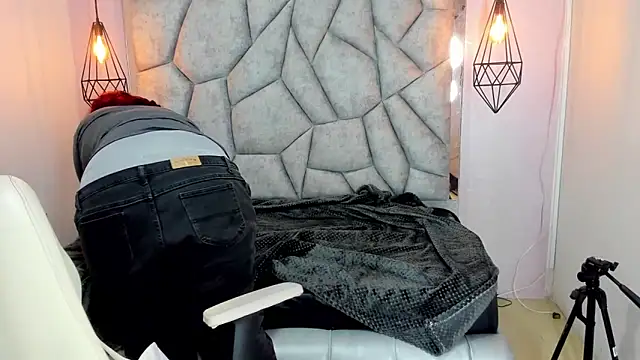 Addyy 02 online show from 04/06/26, 07:15