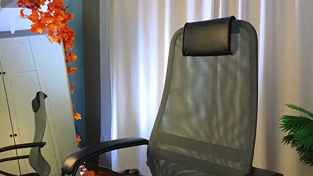 kitsun ne online show from 11/21/25, 08:18