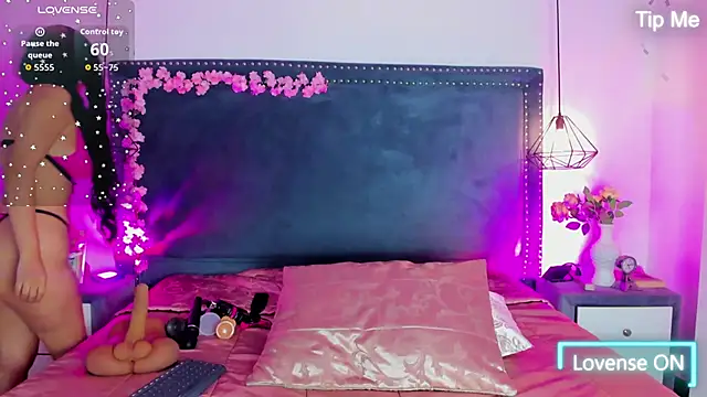 Emma Saylor online show from 10/16/25, 07:04