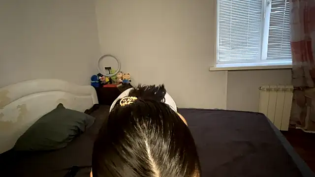 KamilahArcilla online show from 10/20/25, 10:59