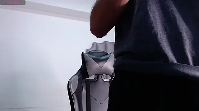 Rurik Jones online show from 10/24/25, 12:01