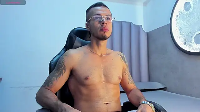 Rurik Jones online show from 11/04/25, 12:15