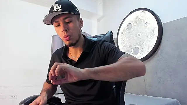 Rurik Jones online show from 11/10/25, 12:04