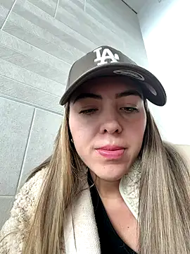 camila vanucci- online show from 10/25/25, 02:13