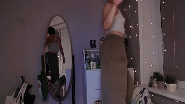 YourHotExSAndra online show from 10/14/25, 08:31