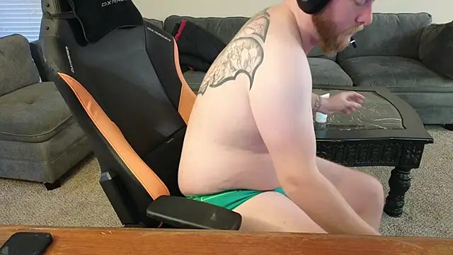 Snapshot of theballboy1 chatting on 12/16/25, 12:54 theballboy1 online show from 12/16/25, 12:54