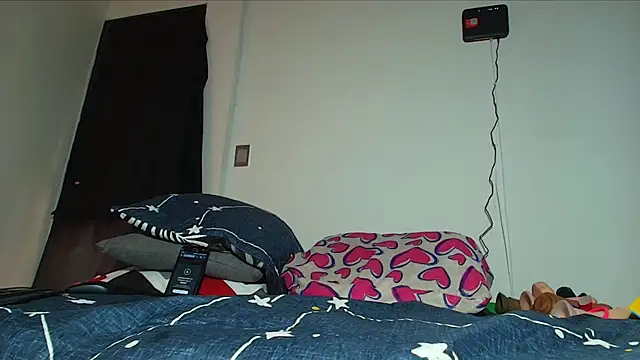 Snapshot of s-sweett chatting on 10/09/25, 03:43 s-sweett online show from 10/09/25, 03:43