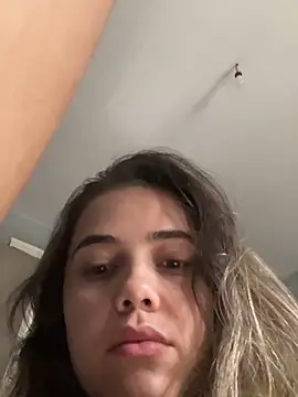 estrela aguiar online show from 10/22/25, 02:17