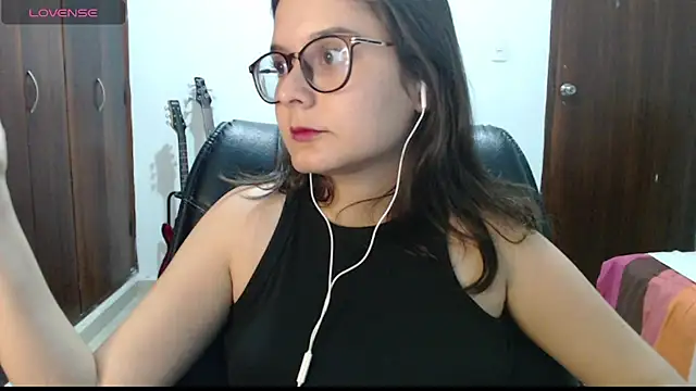 CarlaLorez online show from 04/03/26, 04:43