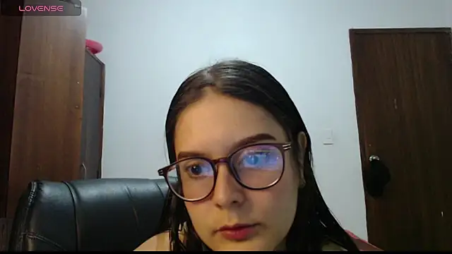 Snapshot of CarlaLorez chatting on 06/14/26, 09:50 CarlaLorez online show from 06/14/26, 09:50