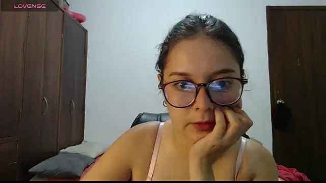 Snapshot of CarlaLorez chatting on 06/23/26, 11:58 CarlaLorez online show from 06/23/26, 11:58