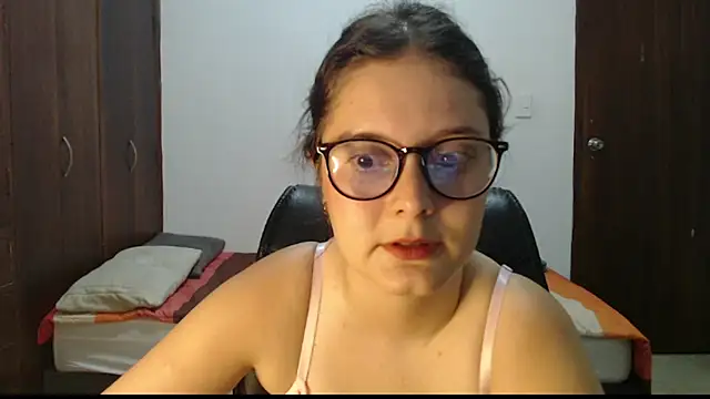 Snapshot of CarlaLorez chatting on 07/22/26, 11:51 CarlaLorez online show from 07/22/26, 11:51