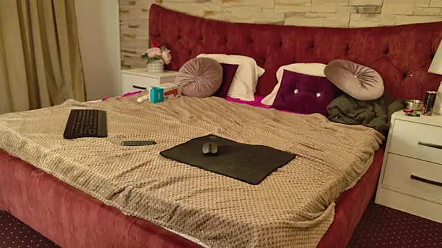 Vanessa Babe online show from 10/15/25, 05:51