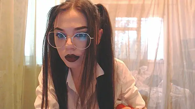 Snapshot of Lady_Elsa_Snow chatting on 10/25/25, 01:07 Lady Elsa Snow online show from 10/25/25, 01:07