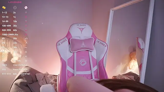 LureOfEva online show from 04/14/26, 08:48