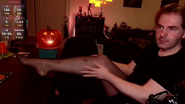 Snapshot of SexyGamerAndy chatting on 10/30/25, 03:19 SexyGamerAndy online show from 10/30/25, 03:19