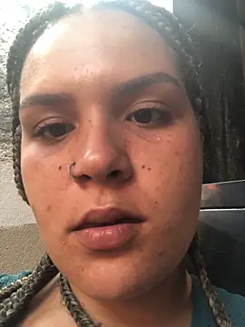 AliceXmoore online show from 10/07/25, 07:44