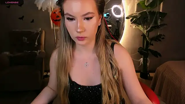  BellaClark online show from 10/20/25, 06:47