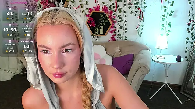  BellaClark online show from 04/10/26, 08:24