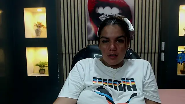 Snapshot of ruby_jimenez19 chatting on 10/19/25, 09:37 ruby jimenez19 online show from 10/19/25, 09:37