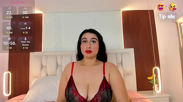 Snapshot of Amara18__ chatting on 05/27/26, 07:55 Amara18 online show from 05/27/26, 07:55