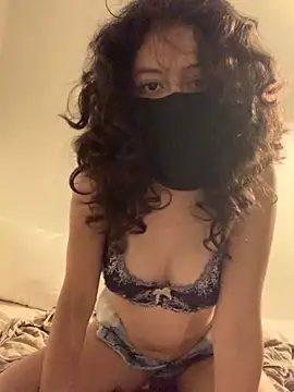 Snapshot of alicacua chatting on 10/11/25, 02:22 alicacua online show from 10/11/25, 02:22