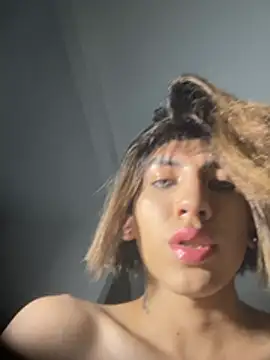 SiaraRealist online show from 03/15/26, 12:16