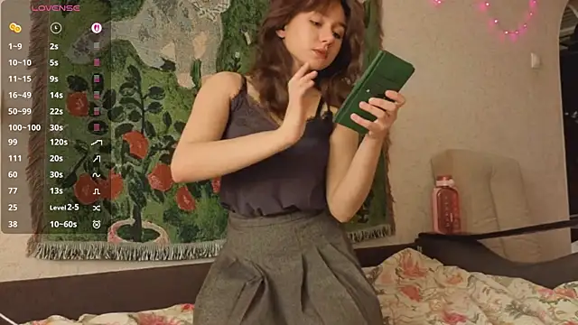 MiaLovelyOne online show from 04/13/26, 08:20