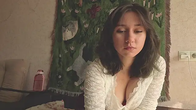 MiaLovelyOne online show from 05/09/26, 04:50