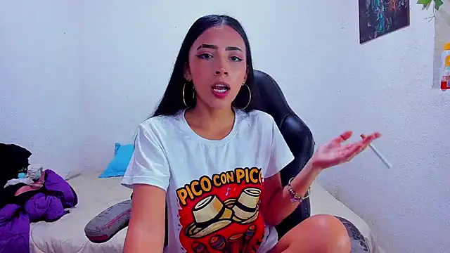 soffycarter1 online show from 04/16/26, 10:56