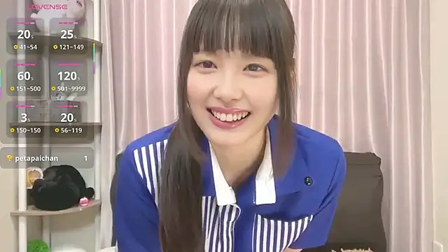 mai-chan  online show from 10/25/25, 02:19