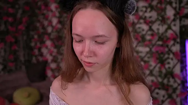 Petite Polly online show from 12/03/25, 06:17