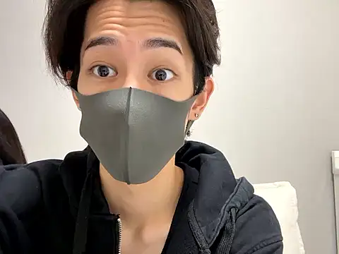 Snapshot of RAITO_ST chatting on 10/20/25, 01:22 RAITO ST online show from 10/20/25, 01:22