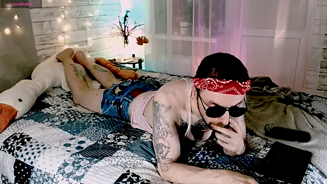 Markus Rivas online show from 11/11/25, 01:49