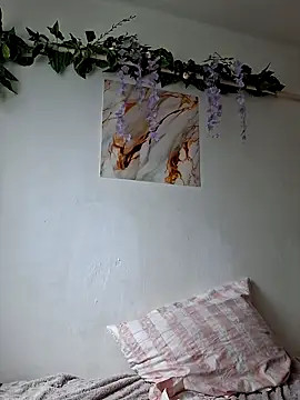 Nika aa online show from 04/21/26, 10:10