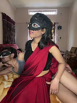 Lovebirdss online show from 02/08/26, 08:40