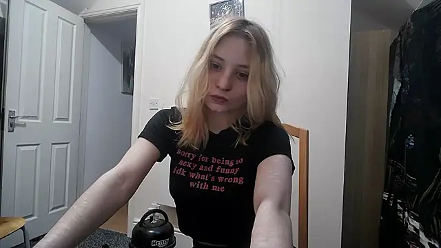 cinnamon-xx online show from 05/28/26, 03:59