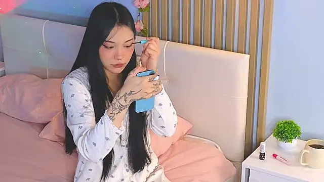 hellowianny online show from 10/08/25, 01:53