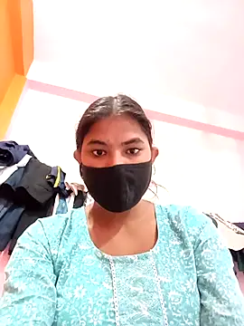 Hot radhaji online show from 11/18/25, 10:41