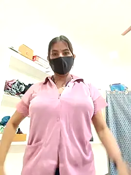 Hot radhaji online show from 02/18/26, 03:57