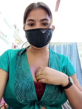 Hot radhaji online show from 04/23/26, 02:24