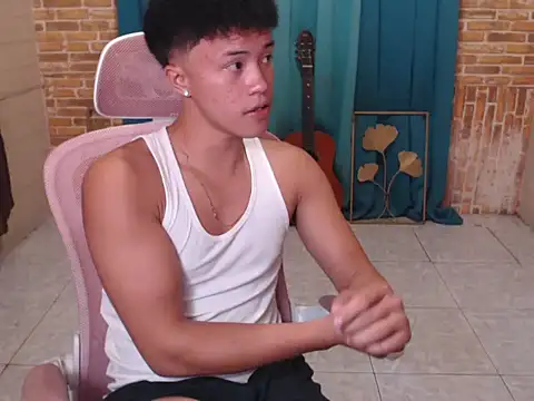 ur naughtyboy patrick online show from 10/31/25, 02:07