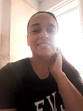 Snapshot of FiorellaDuboi chatting on 10/23/25, 12:26 FiorellaDuboi online show from 10/23/25, 12:26