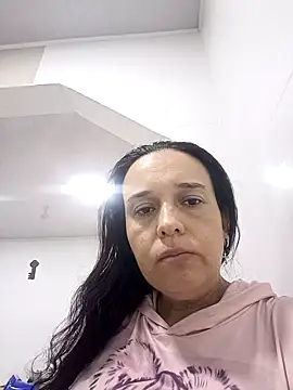 Snapshot of FiorellaDuboi chatting on 11/12/25, 08:41 FiorellaDuboi online show from 11/12/25, 08:41