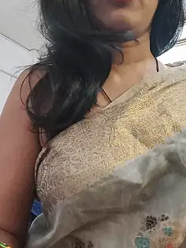 Snapshot of Janu-hasena chatting on 06/05/26, 11:05 Janu-hasena online show from 06/05/26, 11:05