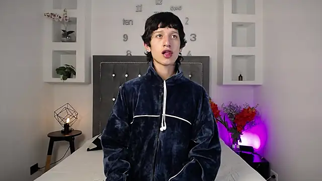 Emo Boy  online show from 12/05/25, 03:48