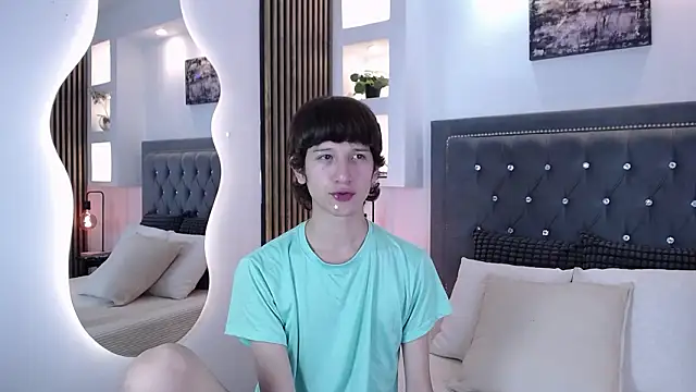 Emo Boy  online show from 03/24/26, 08:14