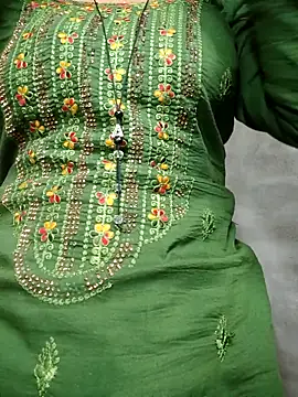 Snapshot of Village_girl99 chatting on 10/30/25, 04:19 Village girl99 online show from 10/30/25, 04:19