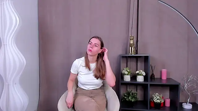 ElaineRothwell online show from 10/10/25, 09:19